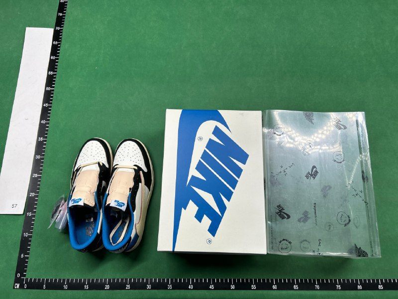 Travis x Jordan 1 Low-0021
